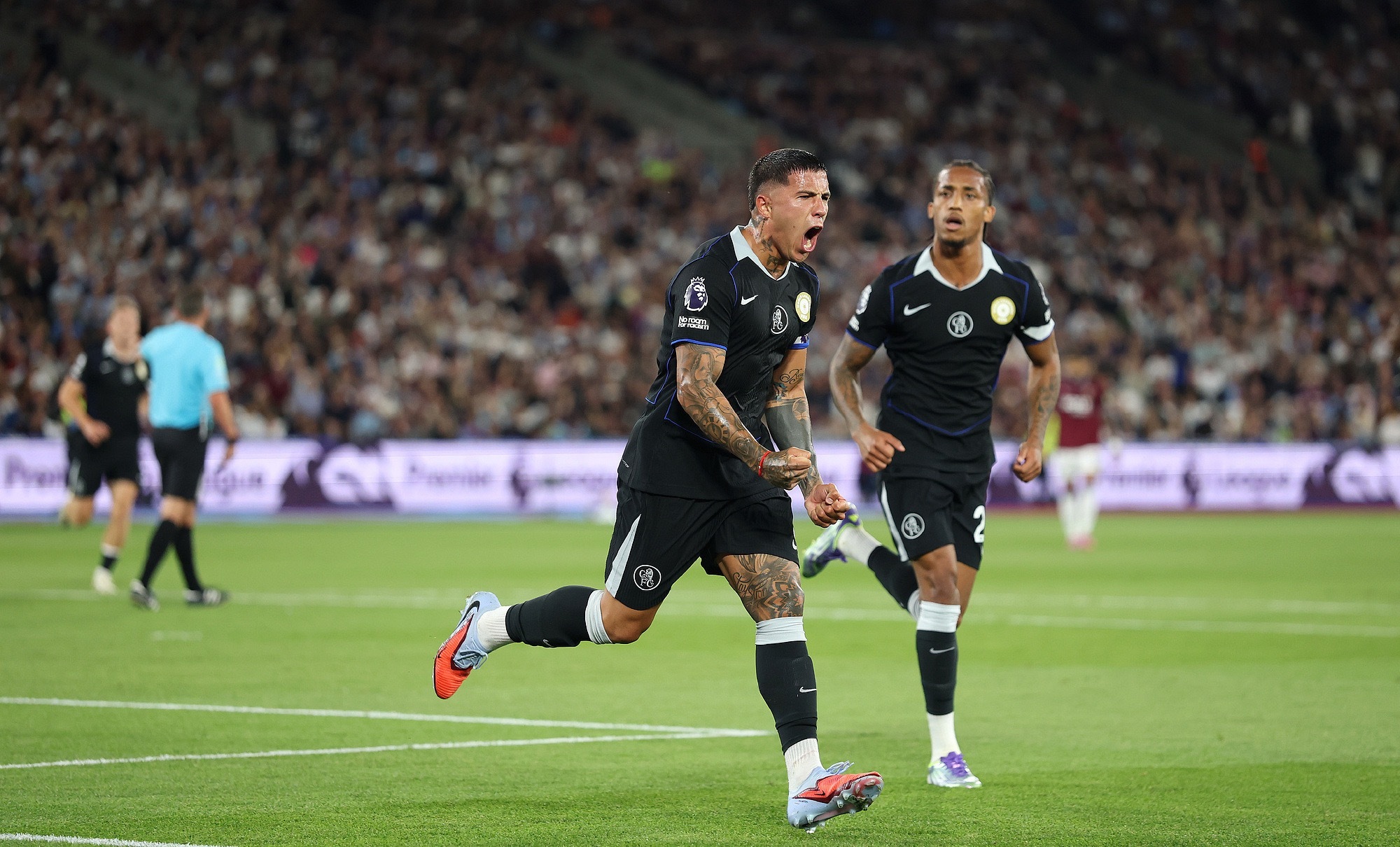 包含西汉姆球员技高一筹,拯救球队喜堂取胜的词条 包含西汉姆球员技高一筹,拯救球队喜堂取胜的词条