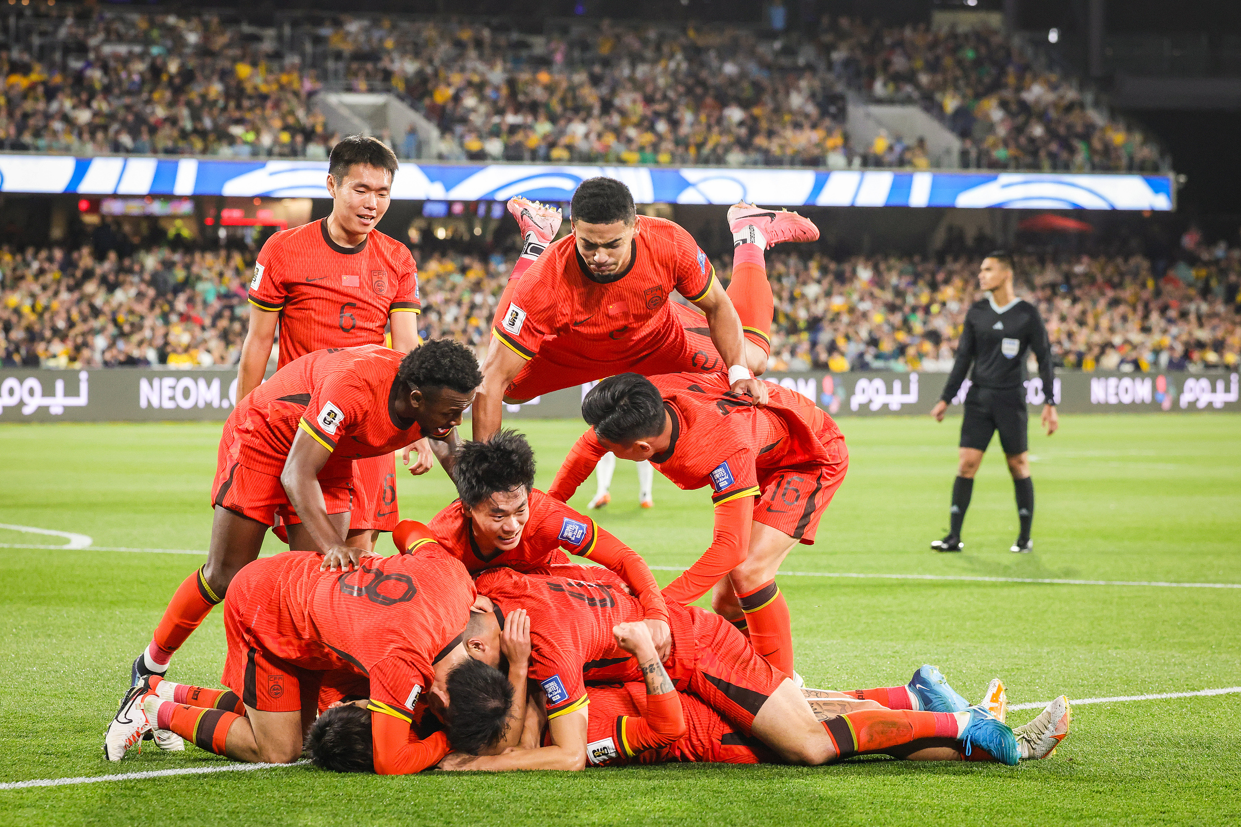 包含那不勒斯客场战胜联盟,继续领跑的词条 包含那不勒斯客场战胜联盟,继续领跑的词条