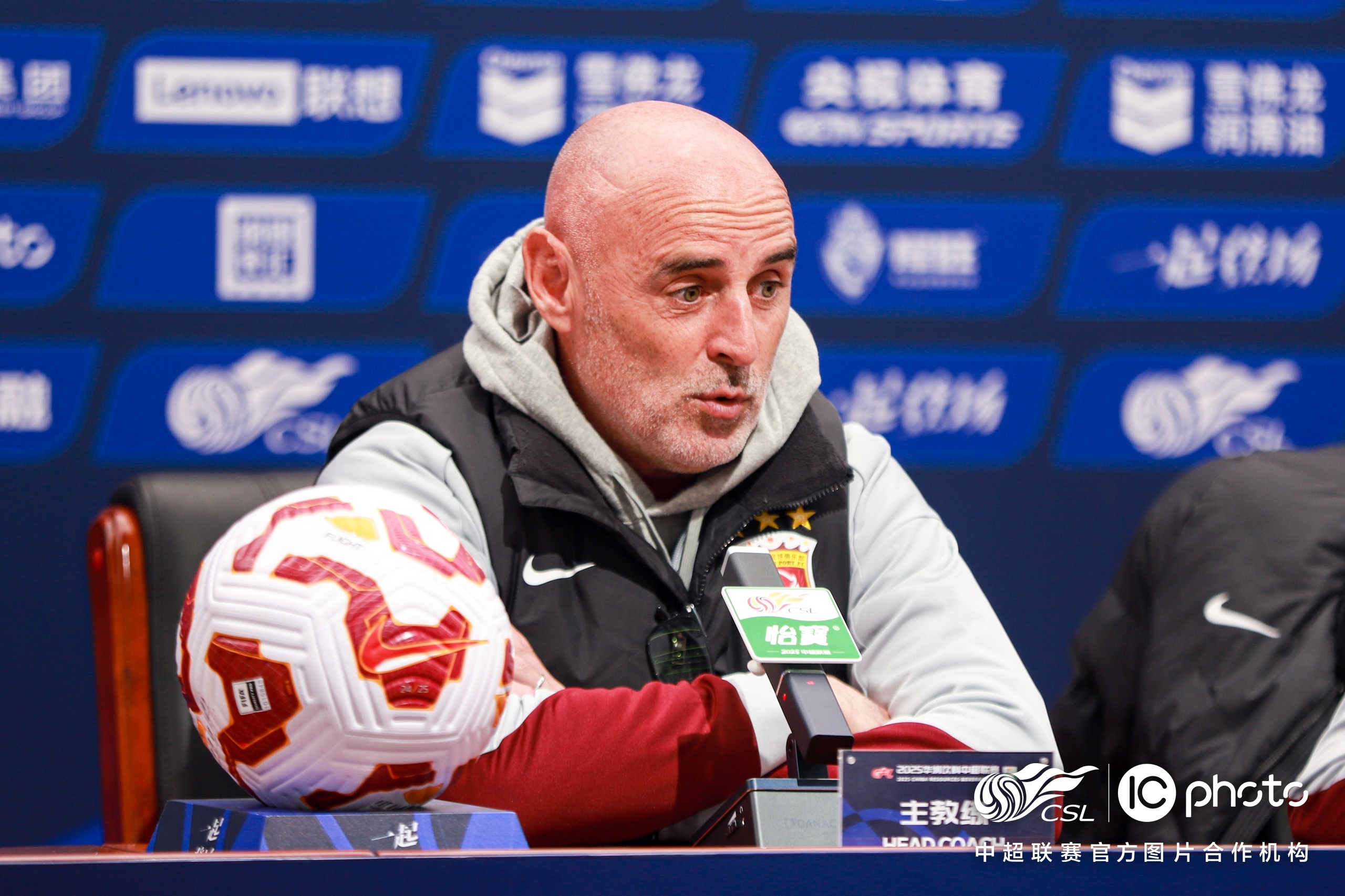 球员交易风波：明星球员被交换至不同球队，引发混乱的简单介绍